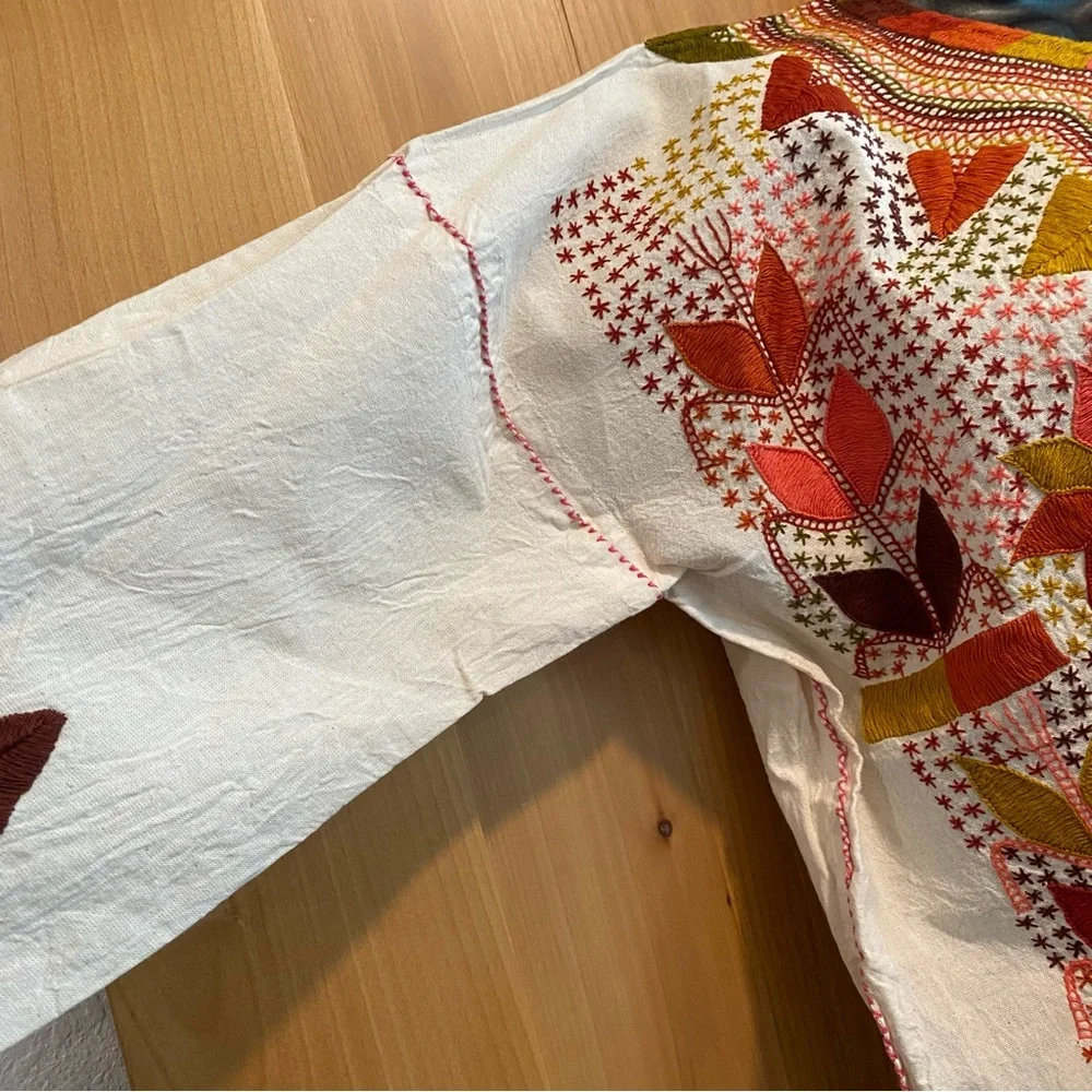 Exquisite handmade and 100% hand-stitched cotton Milpa blouse - Picture 7 of 11